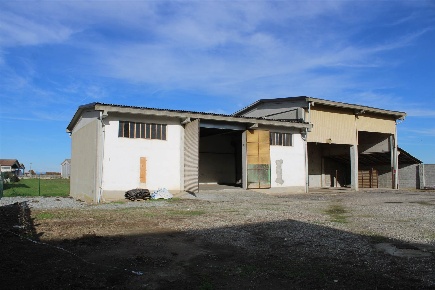 Foto Magazzino in Via Quarana  13, Desana di 300 m² con 2 locali in vendita