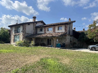 Foto Rustico in CA' DEI NEGRI, Rivergaro Centro di 342 m² con 18 locali
