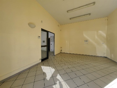 Foto Negozio in via fiorentina 58, Prato Cafaggio - Grignano di 50 m²