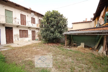 Foto Casa indipendente a Corneliano d'Alba Centro di 134 m² con 4 locali