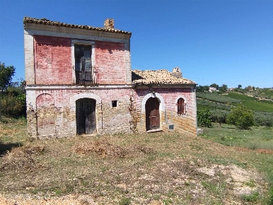 Foto Rustico a Villalfonsina Centro di 110 m² con 5 locali in vendita