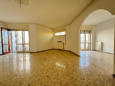 Foto Appartamento in Via O. G. Costa 17, Surbo di 200 m² con 7 locali