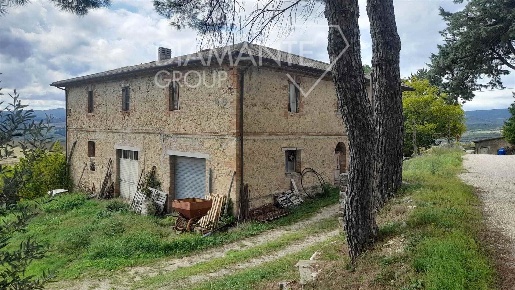 Foto Rustico a Marsciano Cerqueto di 930 m² con 5 locali in vendita