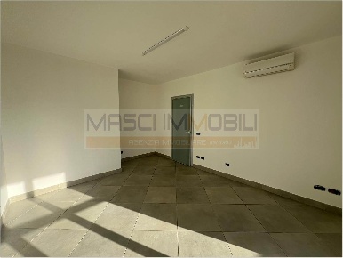 Foto Ufficio a Fiano Romano di 60 m² con 3 locali in vendita