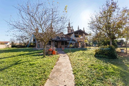 Foto Casa indipendente a Casalserugo Centro di 119 m² con 6 locali