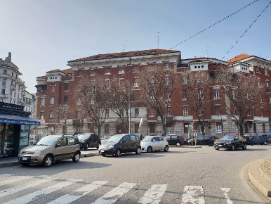 Foto Ristorante in Via Garigliano, Milano Isola di 195 m² con 3 locali