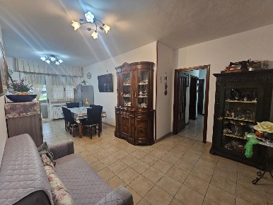 Foto Appartamento a Collesalvetti di 100 m² con 6 locali in vendita