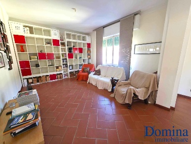 Foto Appartamento a Massa Centro di 120 m² con 5 locali in vendita