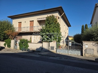 Foto Appartamento a San Miniato San Miniato Basso di 160 m² con 7 locali