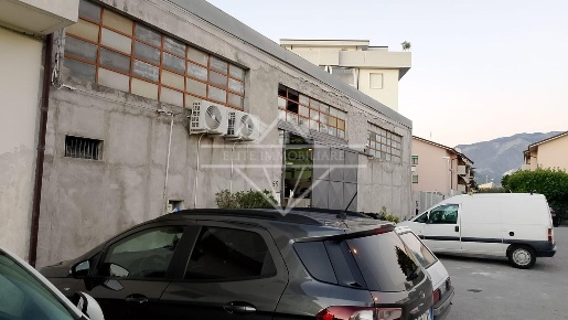 Foto Capannone industriale a Carrara Avenza di 170 m² con 1 locali