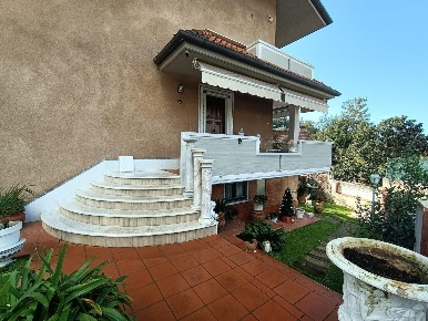 Foto Villa bifamiliare a Carrara Perticata, Bonascola, Nazzano di 160 m²
