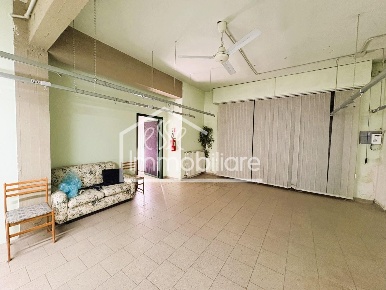 Foto Locale commerciale a Empoli Serravalle - Tinaia di 130 m² con 2 locali