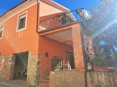 Foto Casa indipendente a Capannoli Centro di 185 m² con 9 locali in vendita