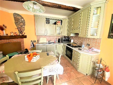 Foto Casa indipendente a Massa Mirteto di 100 m² con 5 locali in vendita