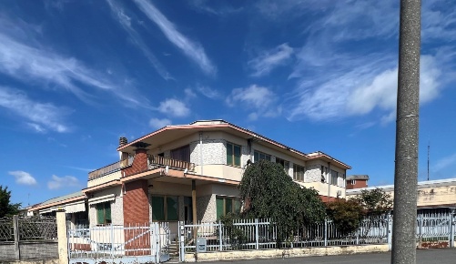 Foto Ufficio a Vigevano Cimitero, Mondetti di 475 m² con 4 locali