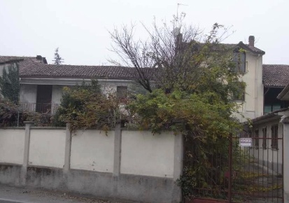 Foto Casa indipendente a Dorno Centro di 366 m² con 10 locali in vendita