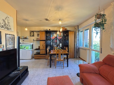 Foto Appartamento a Pomarance di 96 m² con 4 locali in vendita