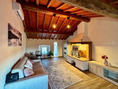 Foto Appartamento a Terricciola Centro di 120 m² con 4 locali in vendita