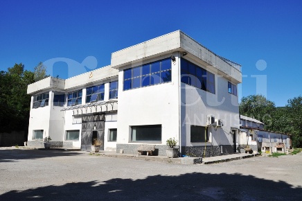 Foto Capannone industriale in Contrada Feudo snc, Castrolibero di 1568 m²