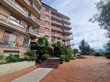 Foto Appartamento in Ducezio, Messina Gravitelli di 85 m² con 3 locali