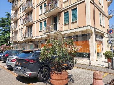 Foto Negozio in cairoli, Treviso Viale Luzzatti di 100 m² con 2 locali
