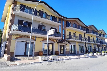 Foto Negozio in I Pozzi, Campodipietra di 160 m² con 2 locali in affitto