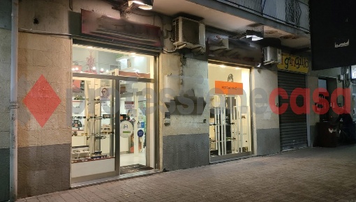 Foto Negozio in Via Trento 67/71, Salerno Pastena - Pastena Alta di 40 m²