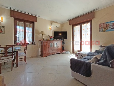 Foto Appartamento in vetta d'italia, Arona Centro di 120 m² con 4 locali