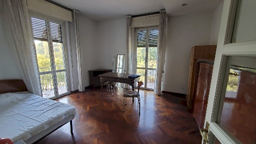 Foto Appartamento in Via Giulio Reggianini, Modena Viali di 135 m²