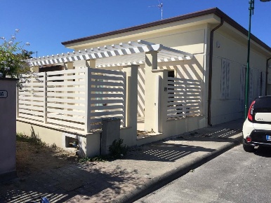 Foto Villa bifamiliare a Forte dei Marmi di 120 m² con 5 locali in affitto