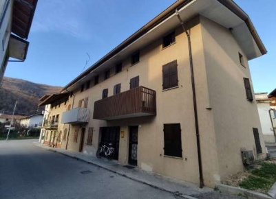 Foto Casa indipendente in Via della Chiesa, Torreano Centro di 157 m²