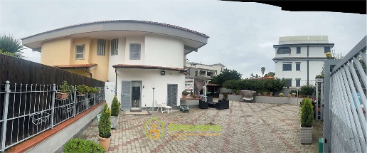 Foto Villa a schiera Giugliano in Campania Licola Paese di 190 m²