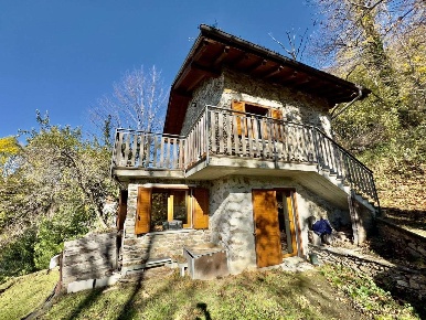 Foto Baita in via roma, Taceno di 110 m² con 3 locali in vendita