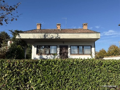 Foto Villa unifamiliare in Via Dante Alighieri, Montechiarugolo di 221 m²