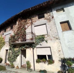 Foto Rustico in Via Dante, Treppo Grande Centro di 137 m² con 4 locali