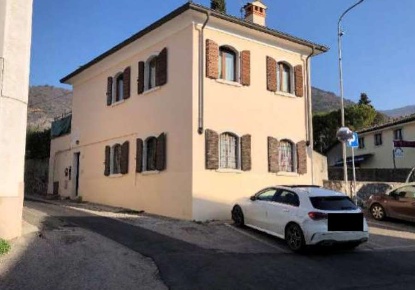 Foto Appartamento in Via Corrubio, Caprino Veronese di 120 m² con 4 locali