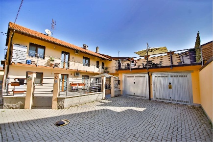Foto Appartamento in via Michele Farcito 5, Montanaro di 90 m² con 3 locali