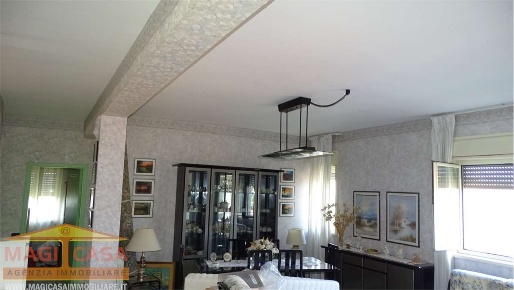 Foto Appartamento a Belpasso di 100 m² con 4 locali in vendita