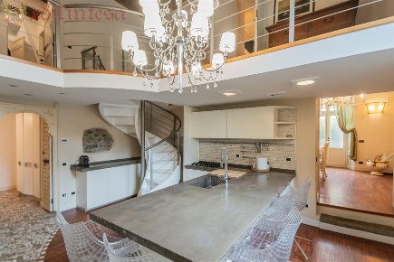 Foto Casa indipendente in Via Parrocchiale, Besana in Brianza Centro