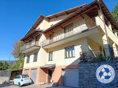 Foto Appartamento in via Provinciale, Faggeto Lario Palanzo di 110 m²