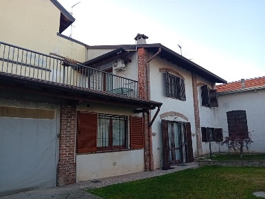 Foto Case semi ndipendenti a Castano Primo di 90 m² con 3 locali in vendita