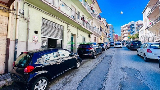 Foto Locale commerciale in Via Archimede, Ragusa San Luigi - Archimede