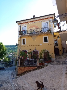 Foto Appartamento a Fontechiari Centro di 175 m² con 5 locali in vendita