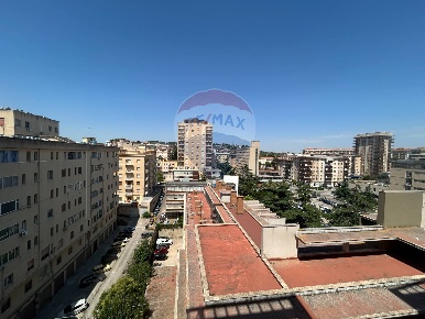 Foto Appartamento in Viale della Regione, Caltanissetta Centro di 143 m²
