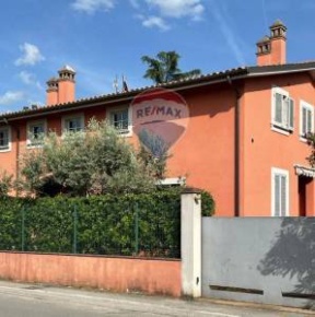 Foto Casa indipendente in VIA MONTI MARTANI, Foligno Viale Firenze, Paciana
