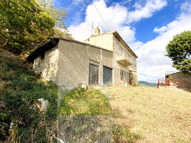 Foto Casa indipendente a Palmoli di 181 m² con 7 locali in vendita