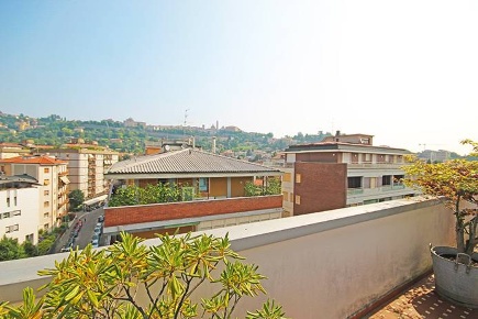 Foto Attico in via panseri, Bergamo San Paolo di 218 m² con 4 locali