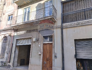 Foto Appartamento in via Gesù, Modica Modica Alta di 65 m² con 5 locali