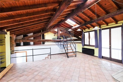 Foto Appartamento in Via della Vittoria, Bonate Sopra Centro di 120 m²