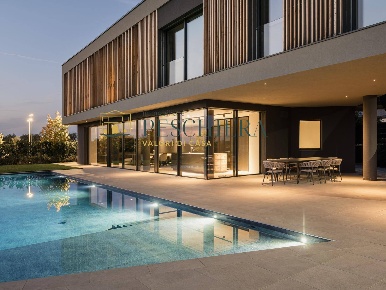 Foto Villa unifamiliare in Via Bertoletta, Peschiera del Garda Centro